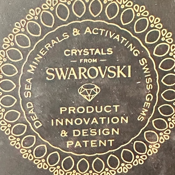 KEDMA Swarovski Crystals Egg Ruby & Pearl Intense Purification- Exfoliating Mask - Picture 2 of 10